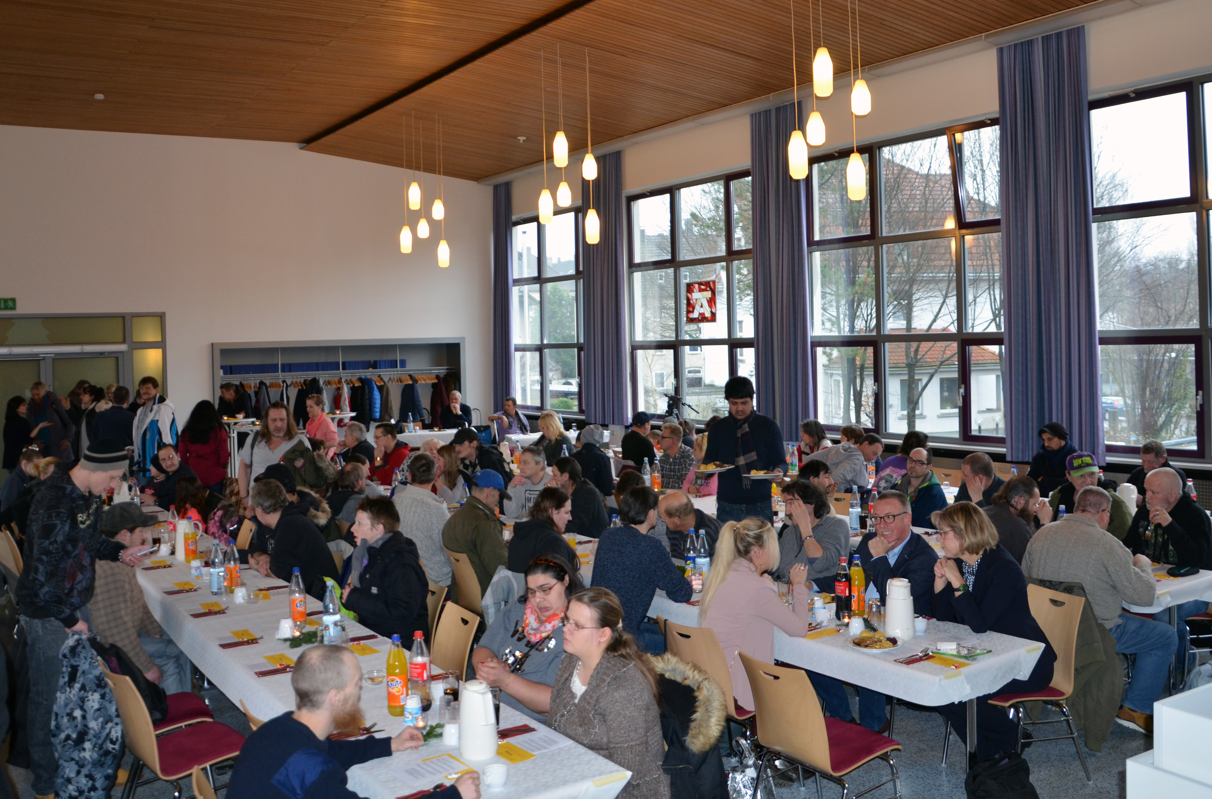 Rund 150 Gäste kamen zu der Weihnachtsfeier im Varnhagenhaus.