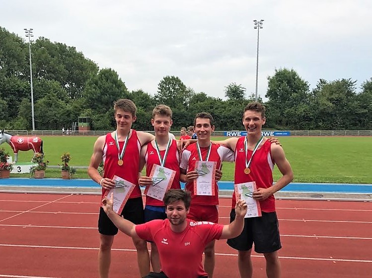 Siegerstaffel Nordrheinmeisterschaft 4x100m in 43,16sek