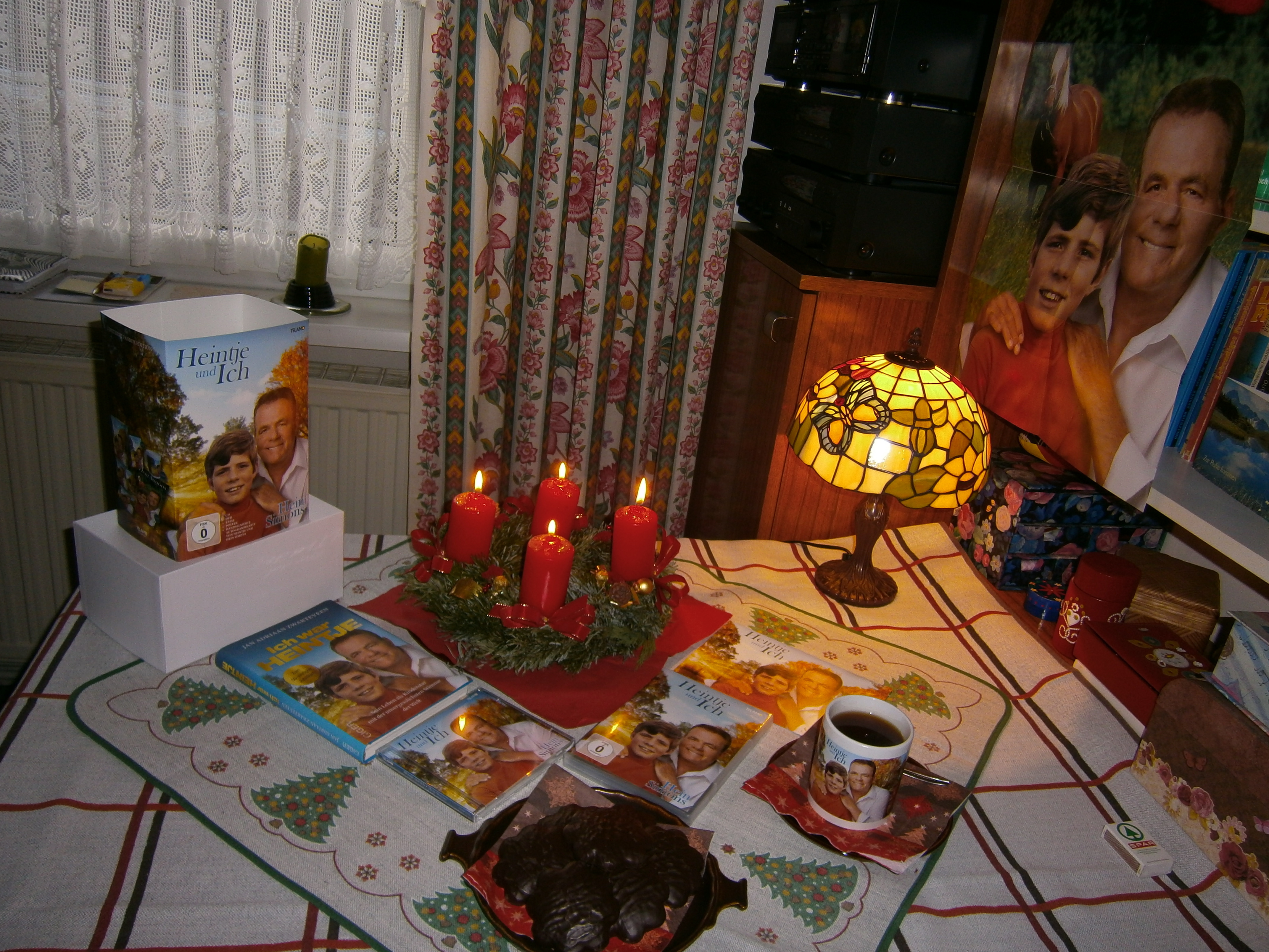 Es muss nicht immer Klassik sein (ausnahmsweise)! - Zu Heiligabend bereitete mir diesmal auch die Fan-Box mit dem neuen Duett-Album "Heintje und Ich" viel Freude. - Foto: Sylvia Kreye, 24.12.2017.