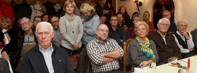 Restaurant Große-Segerath, Lohstr. 83Bürgerversammlung zwecks Vorstellung der Baupläne von Deichmann und Edeka (Aktienstr.)