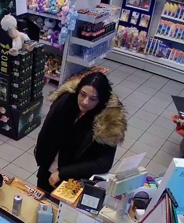 Wer kennt diese Frau?