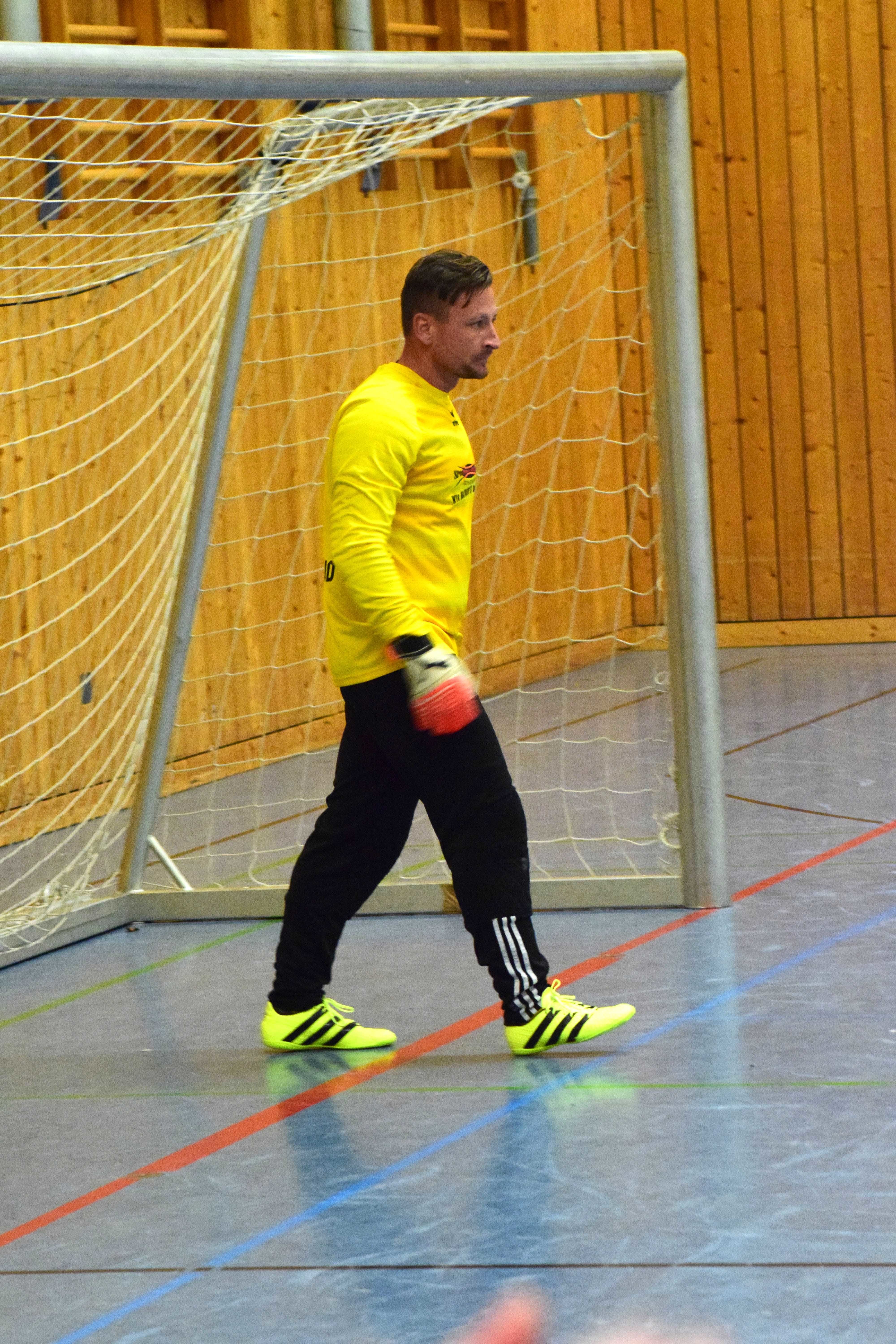 DJK-Keeper Jarek Matera war am letzten Wochenende einer der auffälligsten Akteure auf dem Hallenparkett. Foto): Peter Mohr