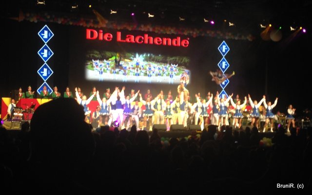 Da flogen die Frauen so hoch... toll!!!