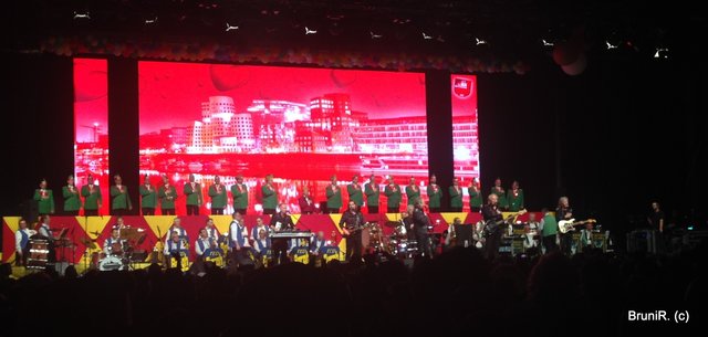 Im Vollbild ist mehr zu sehen!!!