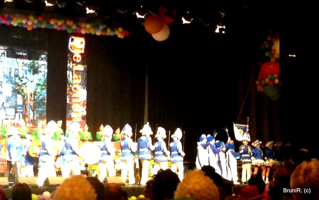 Abmarsch!  Gesehen hatten wir nicht viel, aber gehört!