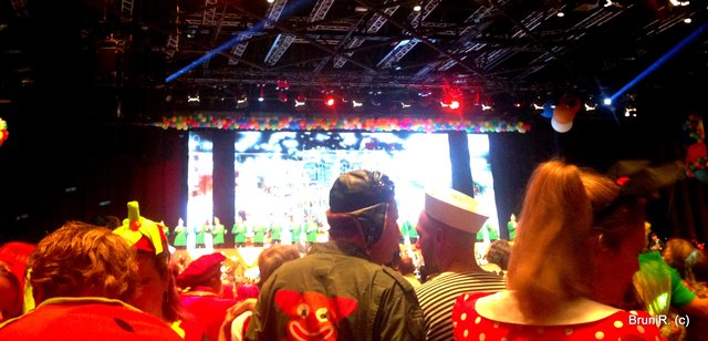 Die bekannte Sichtschutzmauer...  ;-)))