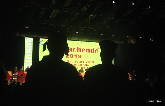 Das sind die zwei, die echt die ganze Zeit nur gestanden haben!