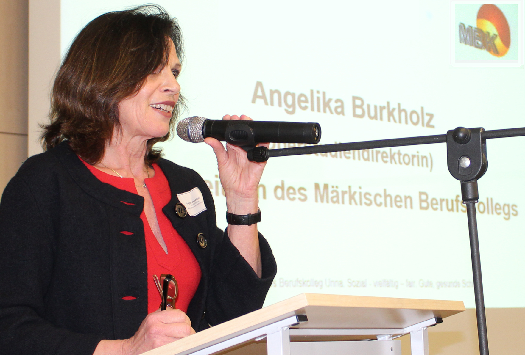 Schulleiterin des Märkischen Berufskollegs Oberstudiendirektorin Angelika Burkholz