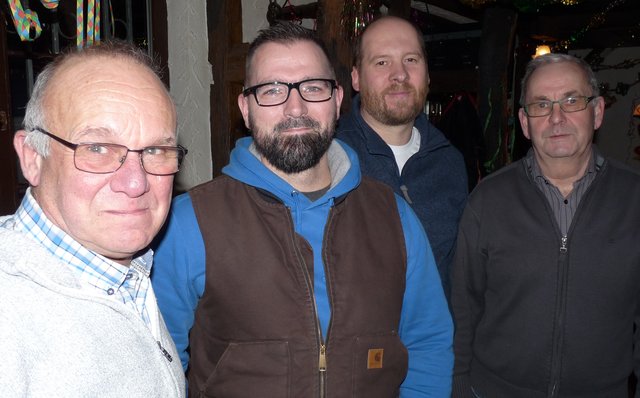 Die beiden Highlandsportler Holger Bonowski (2.v.l.) und Erik Leistner (2.v.r.) besprachen mit den HSC-Vorstandsmitgliedern Wolfgang Hense (l.) und Günter Schütte die geplante neue Vereinsabteilung.
