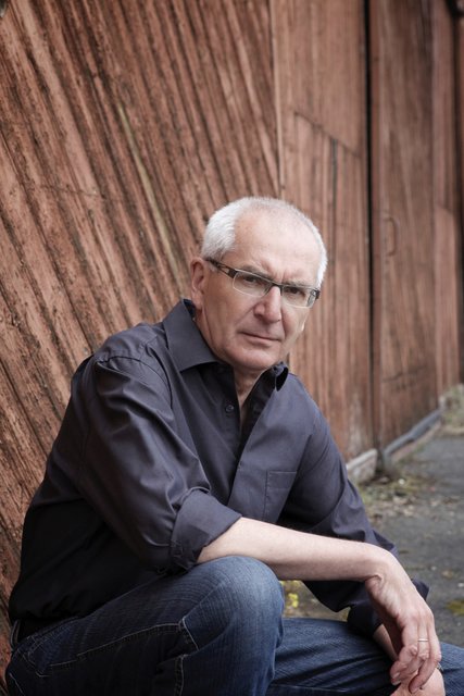 Peter Ortmann wird am Piano sitzen.