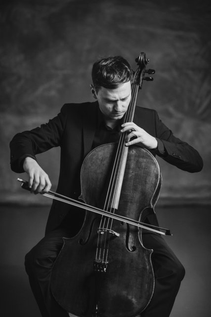 Moritz Benjamin Kolb, Violoncello.