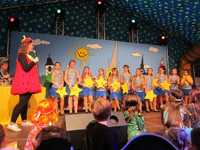 Die zahlreichen Karnevalsveranstaltungen der kornblumenblauen MKG gehören zu den "närrischen" Höhepunkten im weiten Umkreis.  Foto: MKG