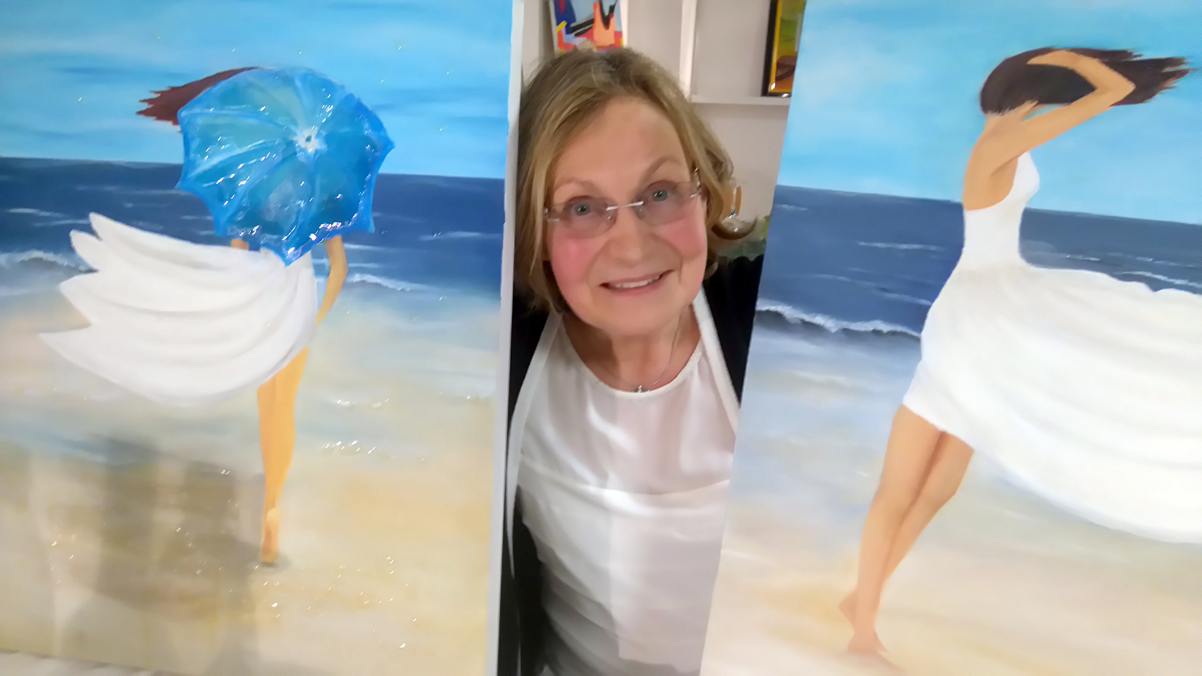 Im Ruhestand nur auf dem Sofa sitzen? Kommt nicht in Frage. Sigrid Scholz zwischen ihren Werken Im Wind 1 und 2. Zu sehen sind die Arbeiten auf Leinwand im Rahmen der aktuellen Ausstellung im Galerieatelier Nordgalerie.Foto: Nordgalerie