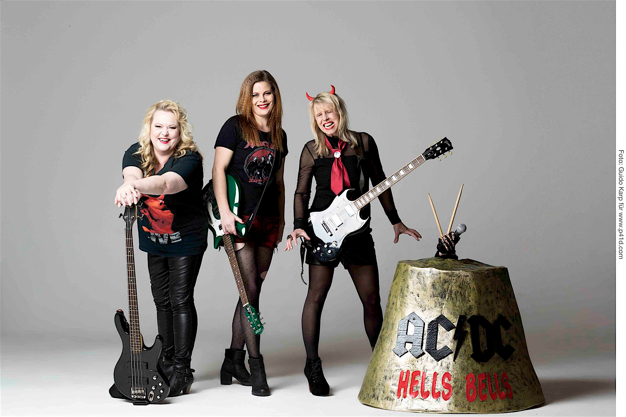 Lassen die Saiten qualmen: die Girls von Falten/Rock.