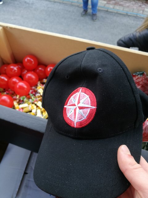 Ob ihr neuer Besitzer weiß, wofür dieses Logo steht?