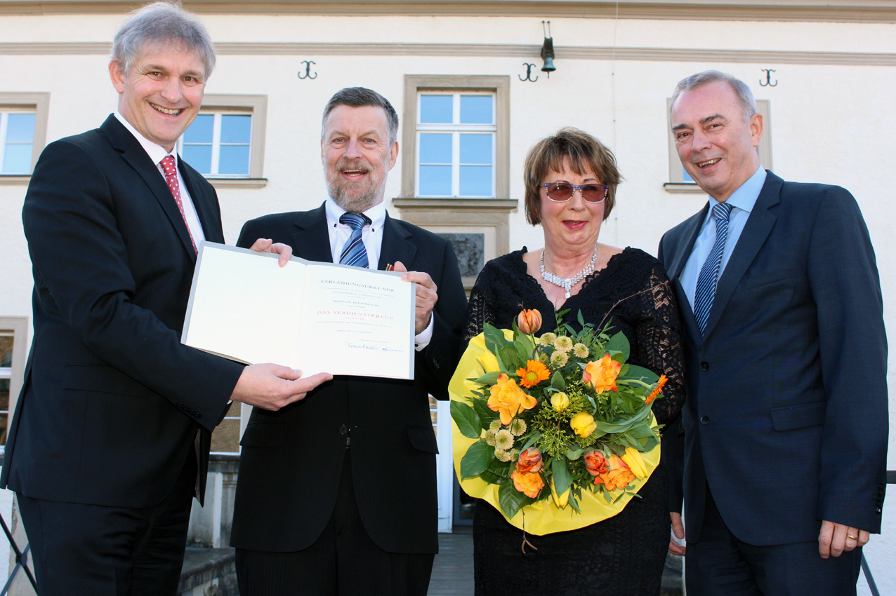 Landrat Michael Makiolla, Dr. Peter Kracht, Gudrun Friese - Kracht und Bürgermeister Werner Kolter