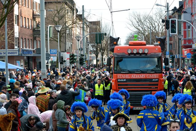 Rosenmontagsumzug in Gelsenkirchen-Erle 12.02.2018.Foto Kurt Gritzan