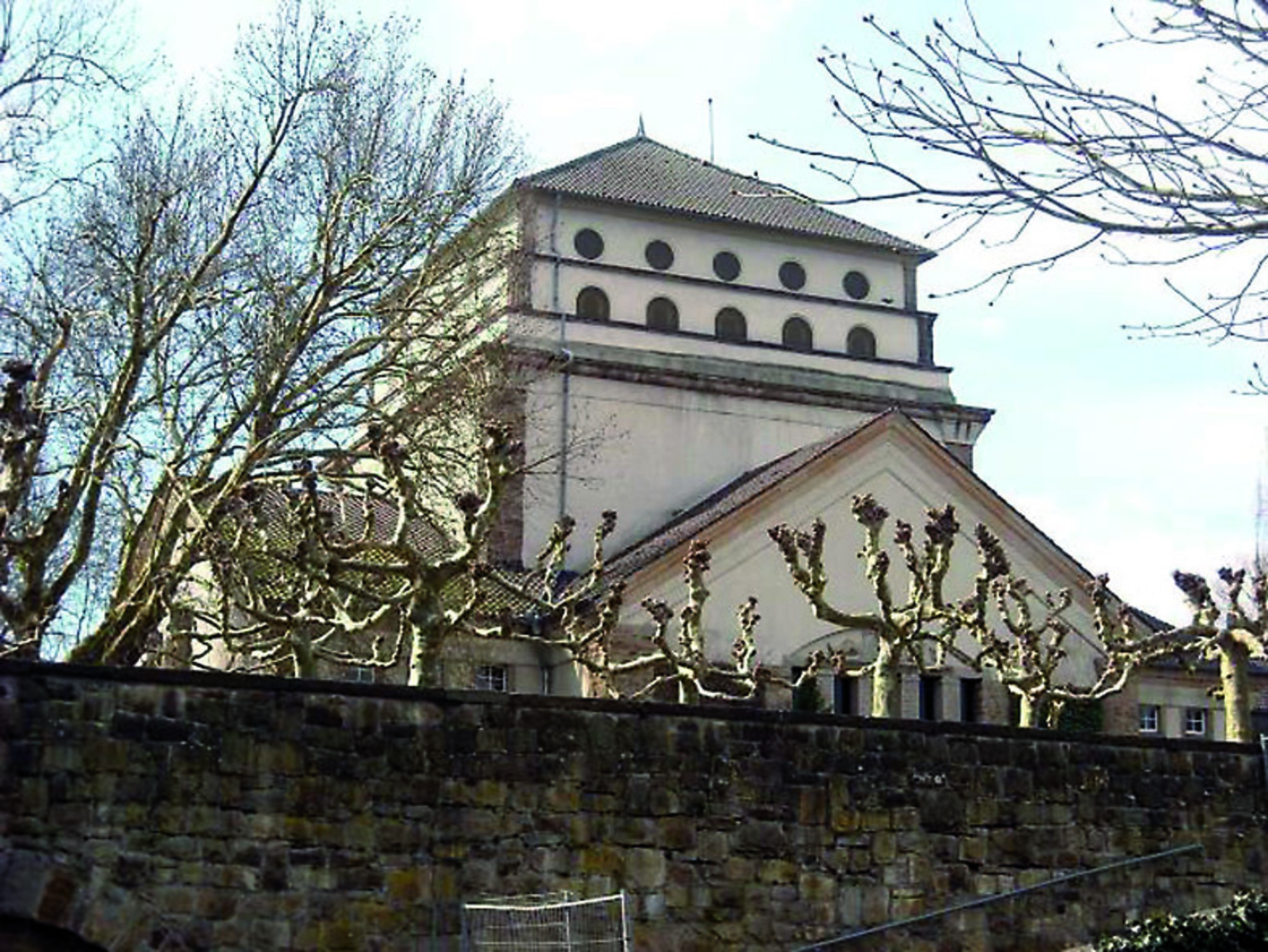 Auf dem Dortmunder Hauptfriedhof in Wambel werden ab Mai Reihengräber