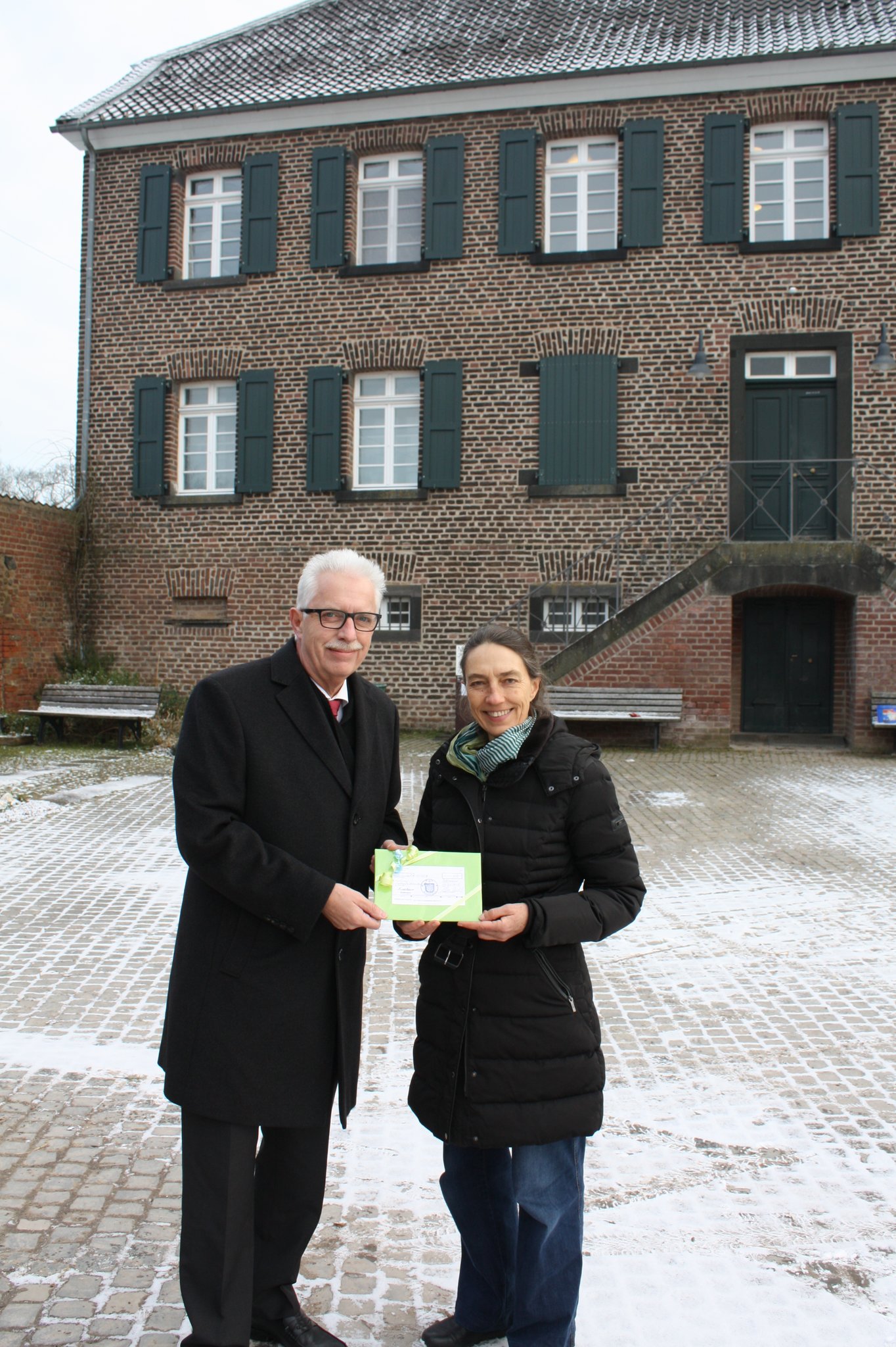 Landrat berreicht 600 Euro F r Biologische Station Monheim Am Rhein