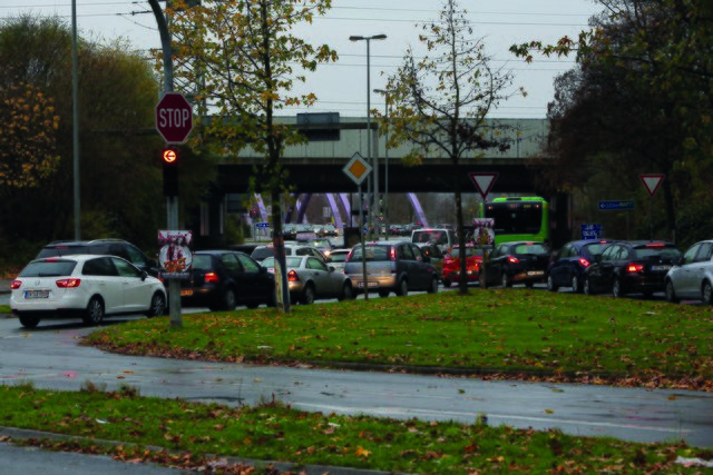 Ein kostenloser ÖPNV könnte die Situationen auf den Straßen deutlich entlasten. Aber wer trägt die Kosten? Foto: Archiv