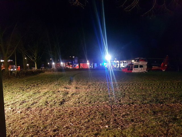 Der Rettungshubschrauber landete zwischen dem Busbahnhof und der ehemaligen Laurentiusschule. | Foto: Maxi Nitz