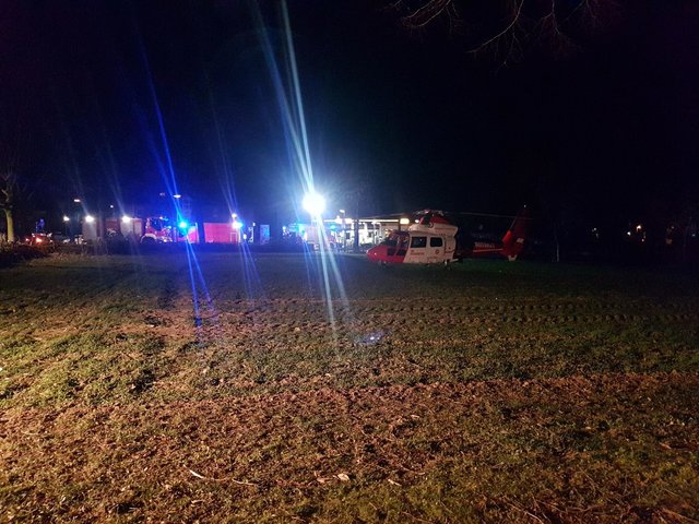 Der Rettungshubschrauber landete zwischen dem Busbahnhof und der ehemaligen Laurentiusschule. | Foto: Maxi Nitz