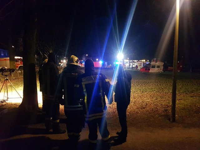 Der Rettungshubschrauber landete zwischen dem Busbahnhof und der ehemaligen Laurentiusschule. | Foto: Maxi Nitz