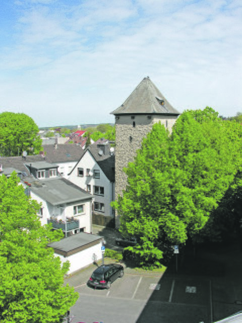Der Poenigeturm fotografiert vom Rathausdach. (Foto: Archiv)