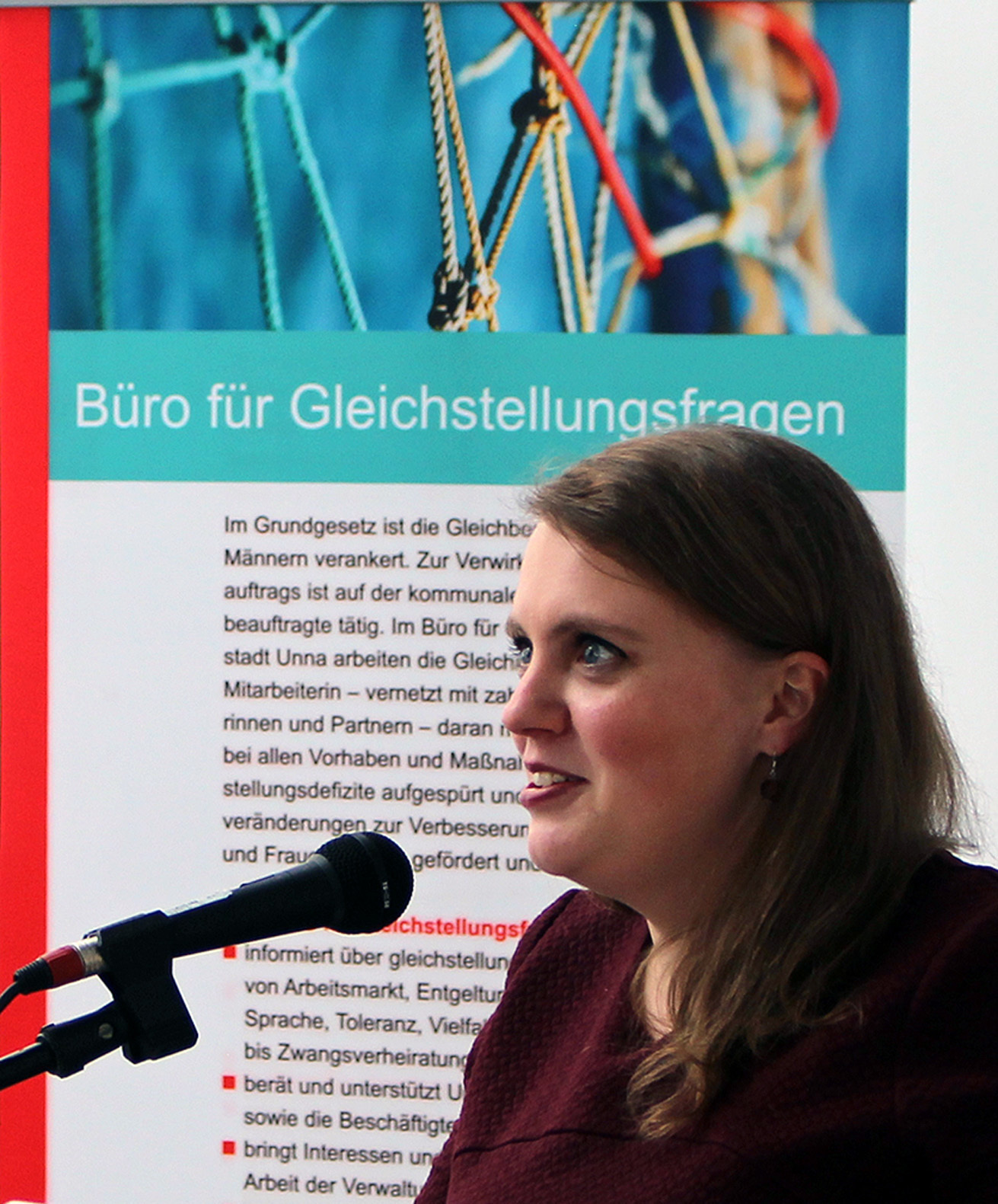 Die Berliner Journalistin Rebecca Beerheide beim Frauentagsempfang 2018 in Unna