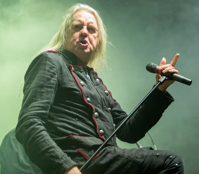 Biff Byford wird mit Saxon den Kanal an Pfingsten rocken.