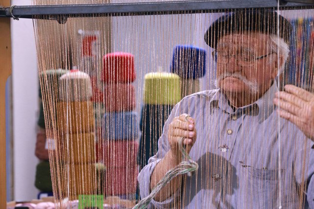 : Kreativtechniken mit langer Tradition sind heute aktueller denn je. Kein Wunder also, dass auch das klassische Weben im Themenbereich Textile Handwerke in Halle 6 demonstriert. | Foto: Westfalenhallen GmbH /Anja Cord