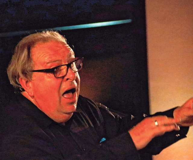 Dirigent Paul Rammler feilt ständig am Repertoire der Chorgemeinschaft Lüttingen