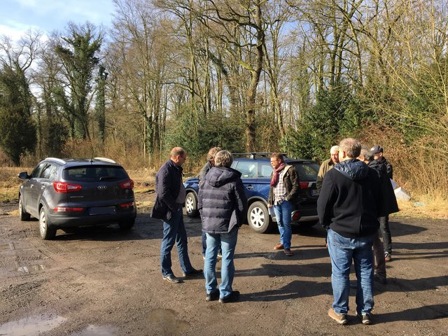 Die Teilnehmer von Fraktion vor Ort hier an der Deponie Brückenkamp