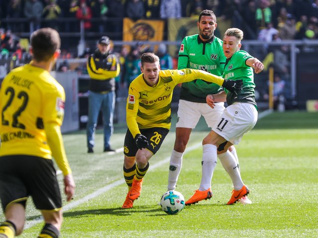 Die fast schon unheimliche Serie von Dortmunds Lukasz Piszczek (am Ball) geht weiter. Das letzte Mal verlor Piszczek mit dem BVB in der Liga im November 2016.