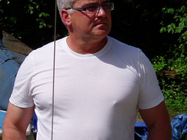 Georg Seidel, Bootswart und Ausbilder Segelpraxis beobachtet aufmerksam das Geschehen.