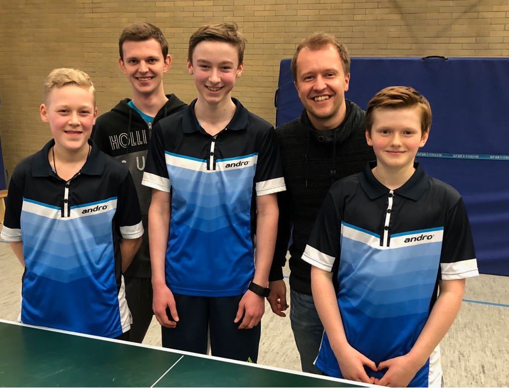 1. Schüler der SG Heisingen: (v. l . n. r.): Fabian Bonin, Cristophe Ross, Maximilian Vater,
Michael Krause und Elias Chmielewski. Es fehlt Jugendwart Friedhelm Ross