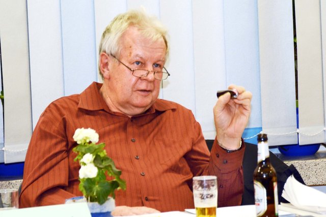 Stefan Rinke vom Imkerverein Kurl.