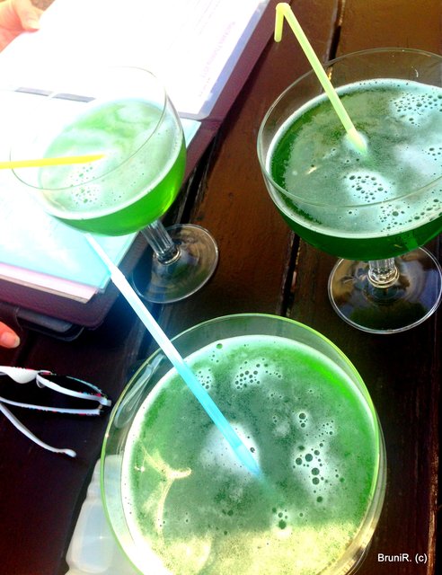 3 Bürgerreporterinnen und 3 Mal Berliner Weisse... was muss, das muss!!!