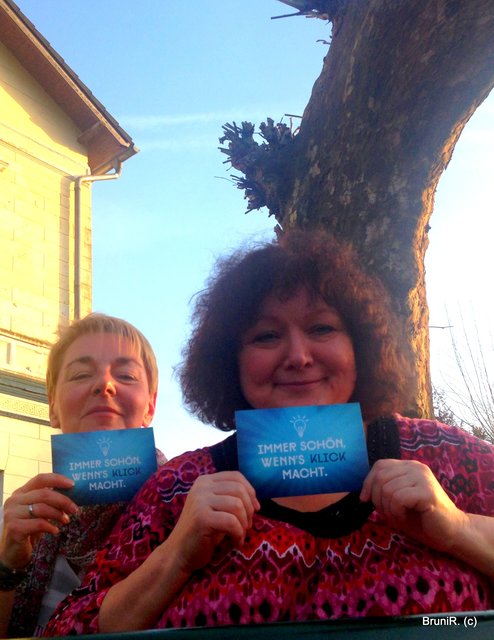 Bine brachte die Karten und ANA knipste uns...