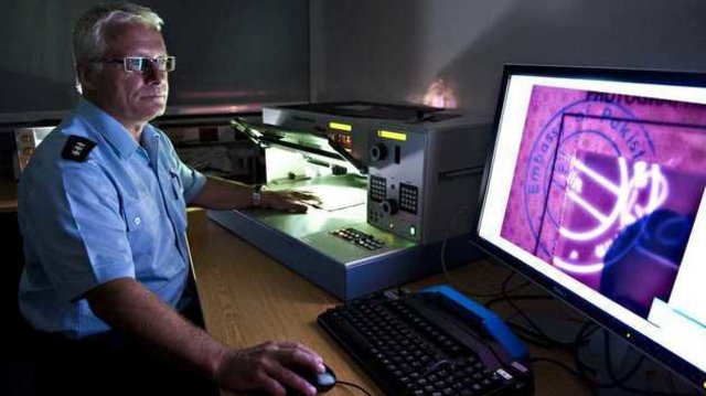 Spektralanalysegerät (digital) | Foto: Bundespolizei