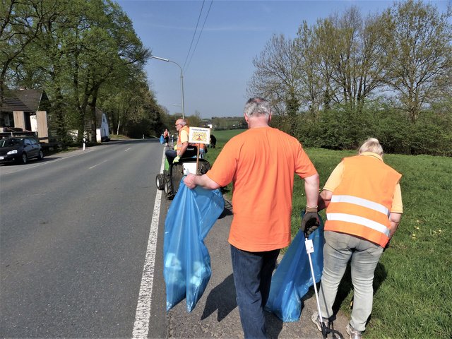 Die Müllsäcke füllen sich