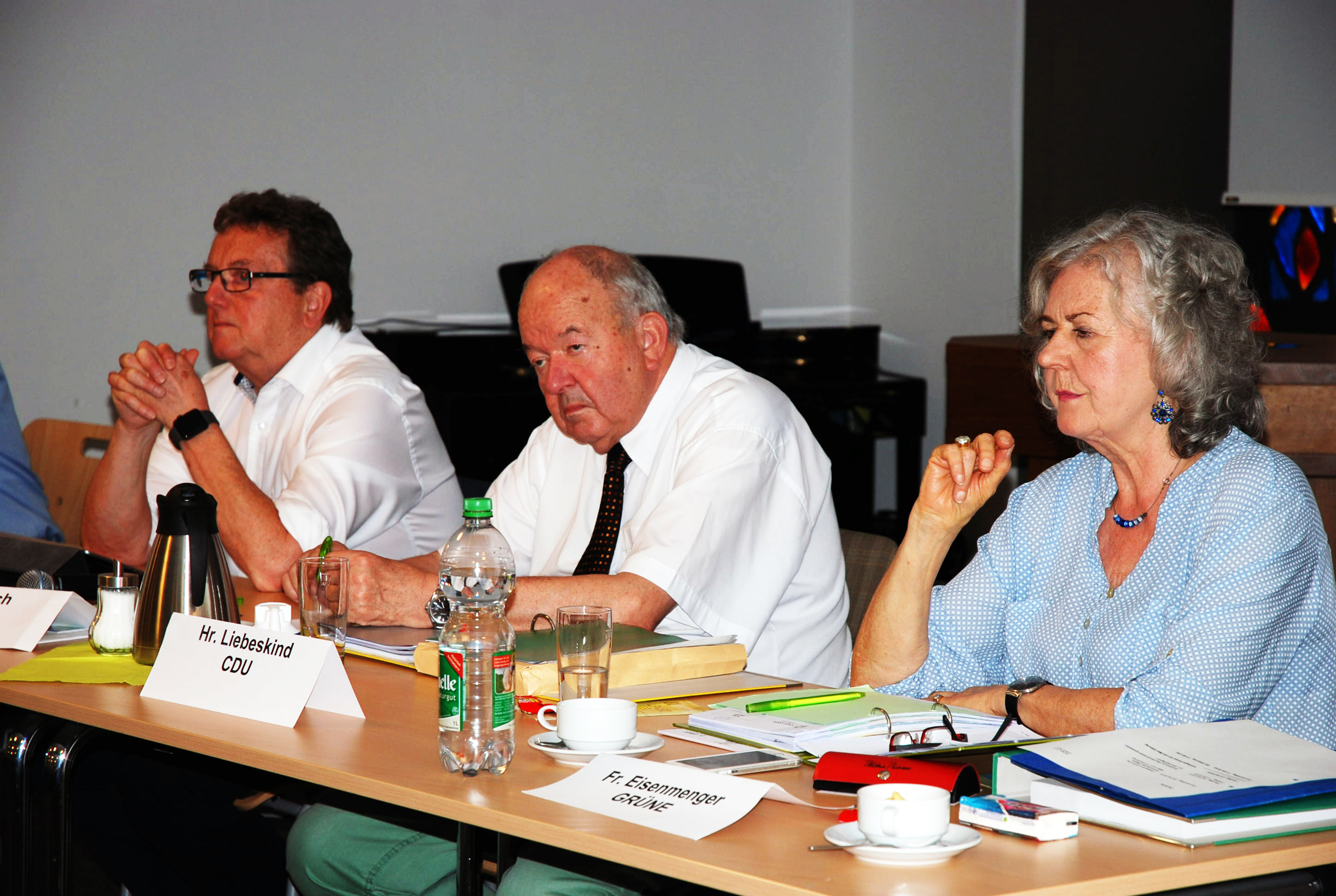 Trafen sich bereits zum 29. Mal: Bezirksbürgermeister Klaus Persch, Rolf-Dieter Liebeskind und Doris Eisenmenger (v.li.).