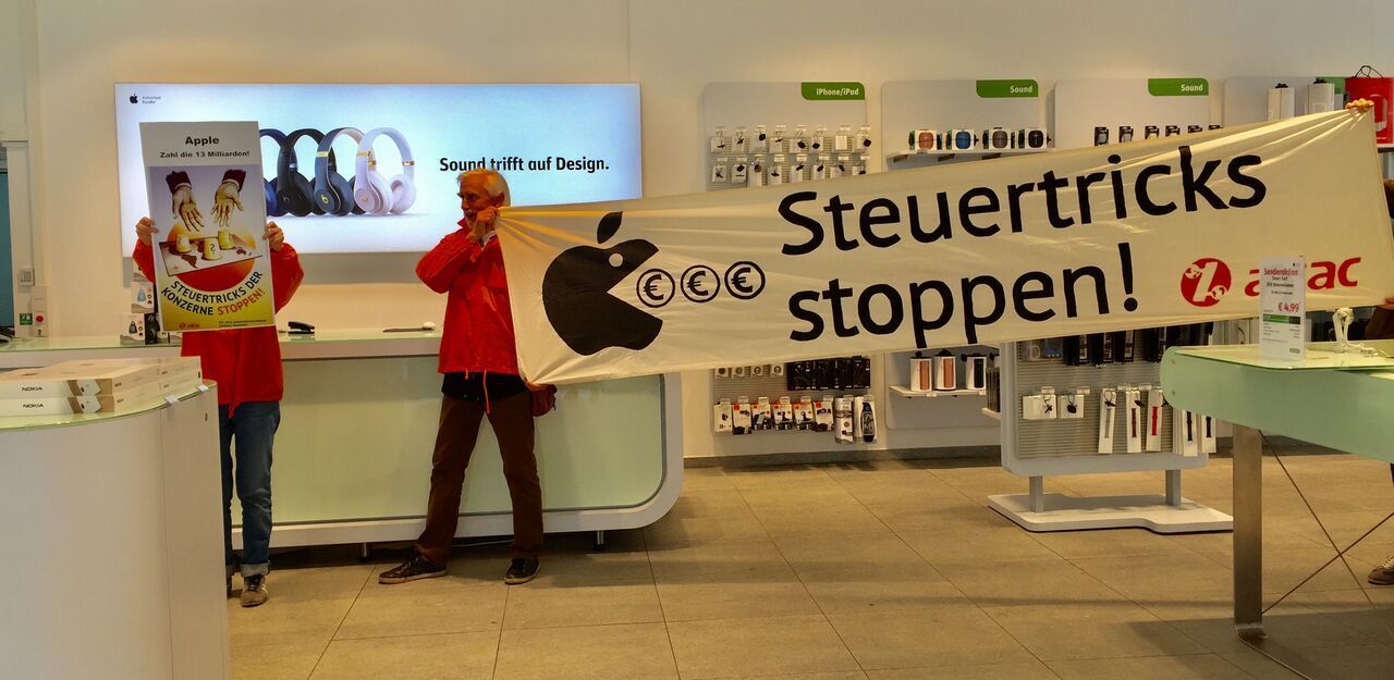 Attac-Forderung in den Räumlichkeiten des Apple-Händlers: "Steuertricks stoppen"