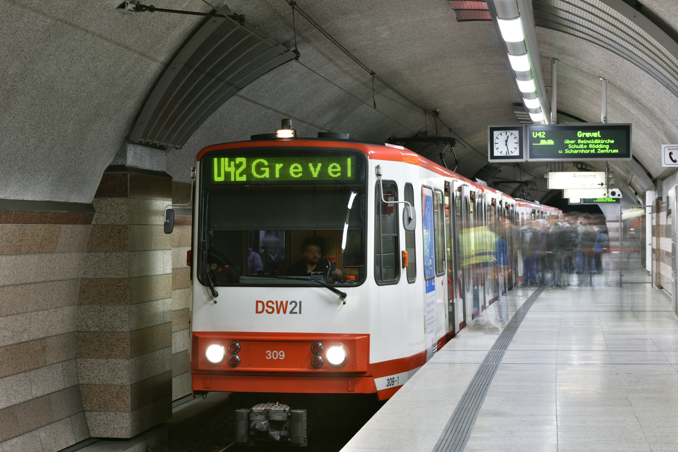 DSW21 investiert in die Modernisierung und Erneuerung ihrer Infrastrukutur, des Bahn-Fuhrparks sowie die Anschaffung von E-Bussen.