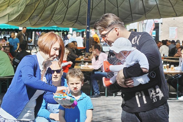 Auf dem Flohmarkt kommt der ein oder andere günstig an neues Spielzeug für die Kinder. Und der andere besserte sein Taschengeld auf.
Archivfoto: WachterStorm
