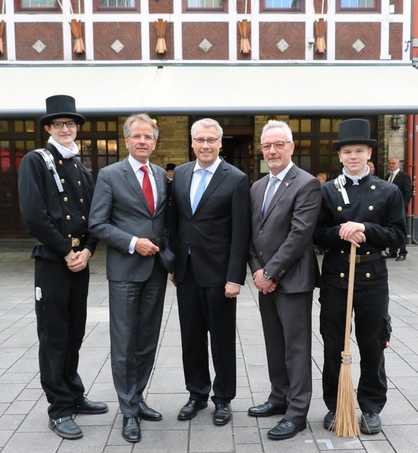 Floriansplakette des Handwerks für Professor Friedrich Esser Düsseldorf