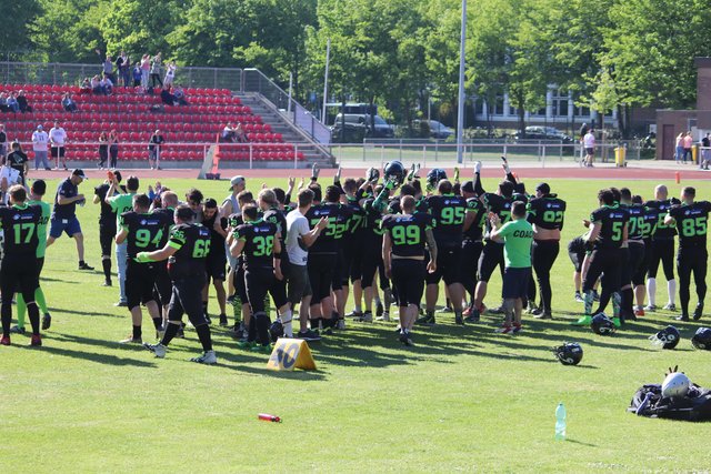 großer Jubel nach dem Sieg im zweiten Spiel