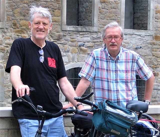 Peter Hupperich und Helmut Goecker planen in Hattingen viele Fahrradtouren. ^Foto: privat