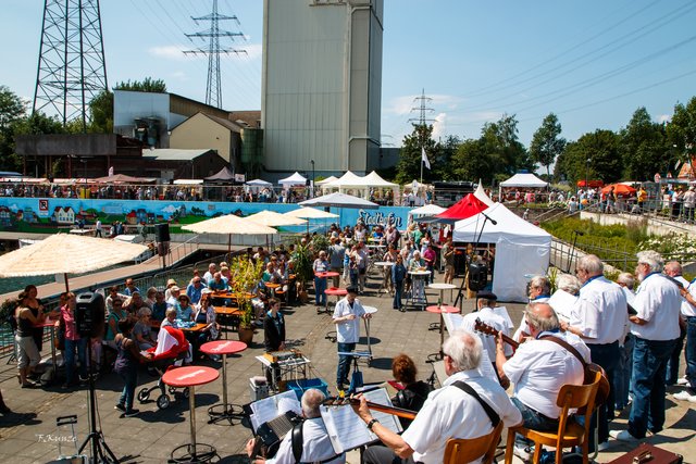Maritime Gastronomie und Gute-Laune-Musik laden zum Verweilen ein.