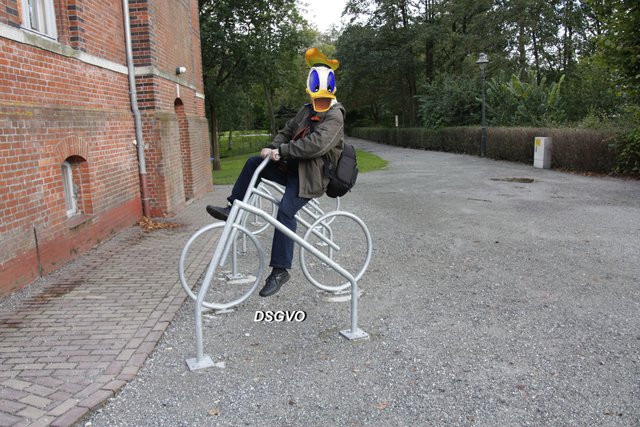 Sicher ist sicher, kein Plattfuß, keine Überanstrengung, ich werde nicht erkannt-----